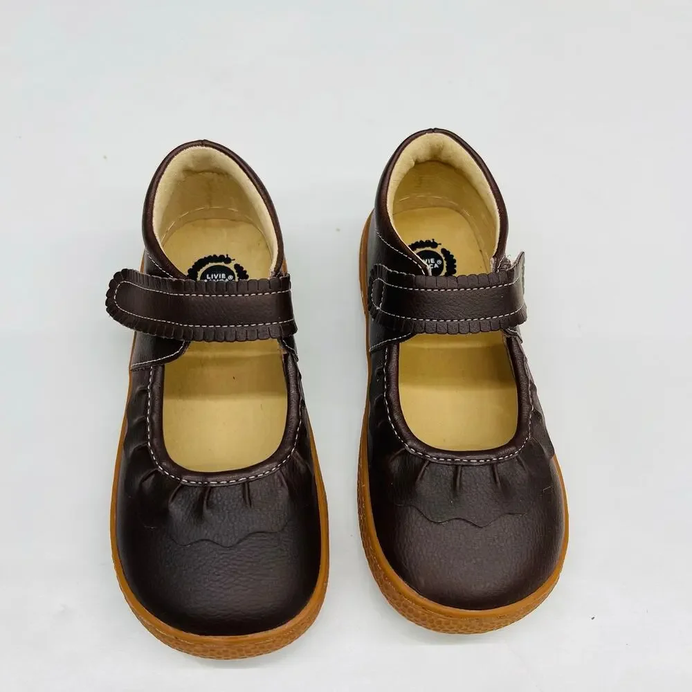 NIB Livie & Luca Size 2Y Ruche Shoe in Mocha